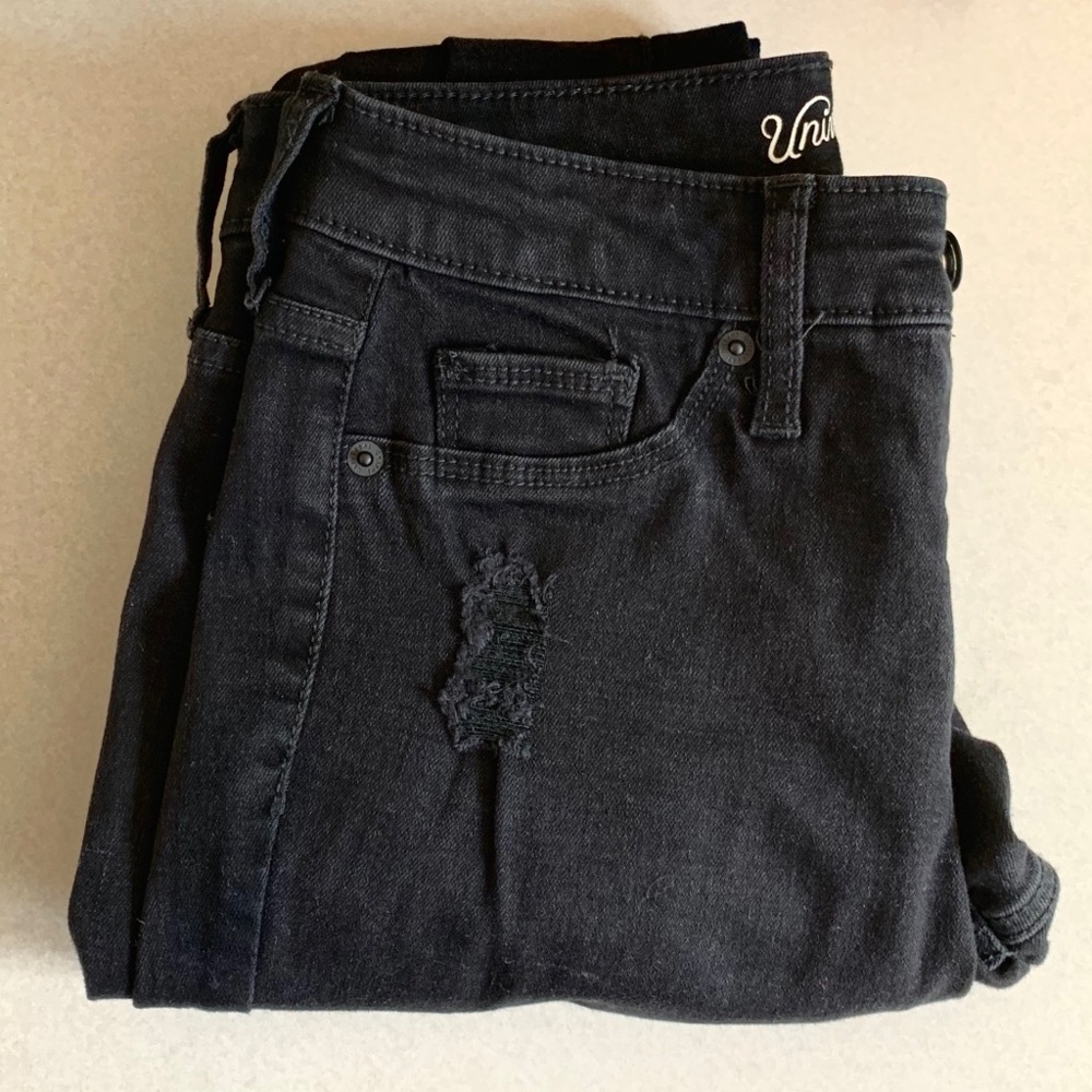 Black distressed jeggings